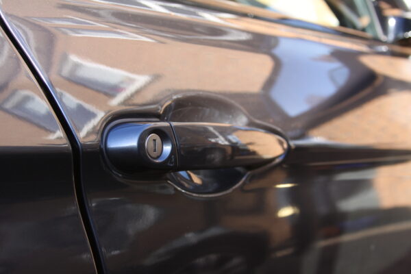 Transparent door handle protectors - Image 3